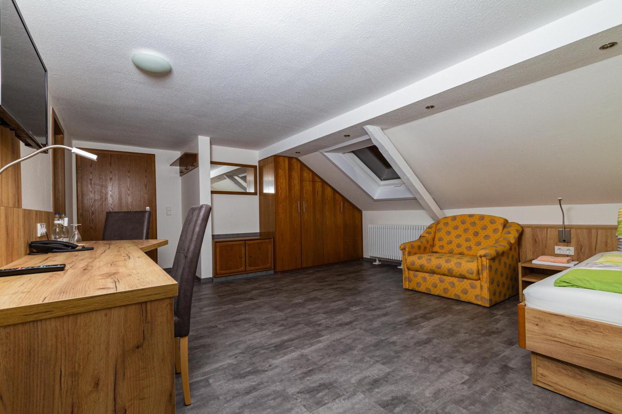 Landhotel Georgshof Huenfeld Room photo