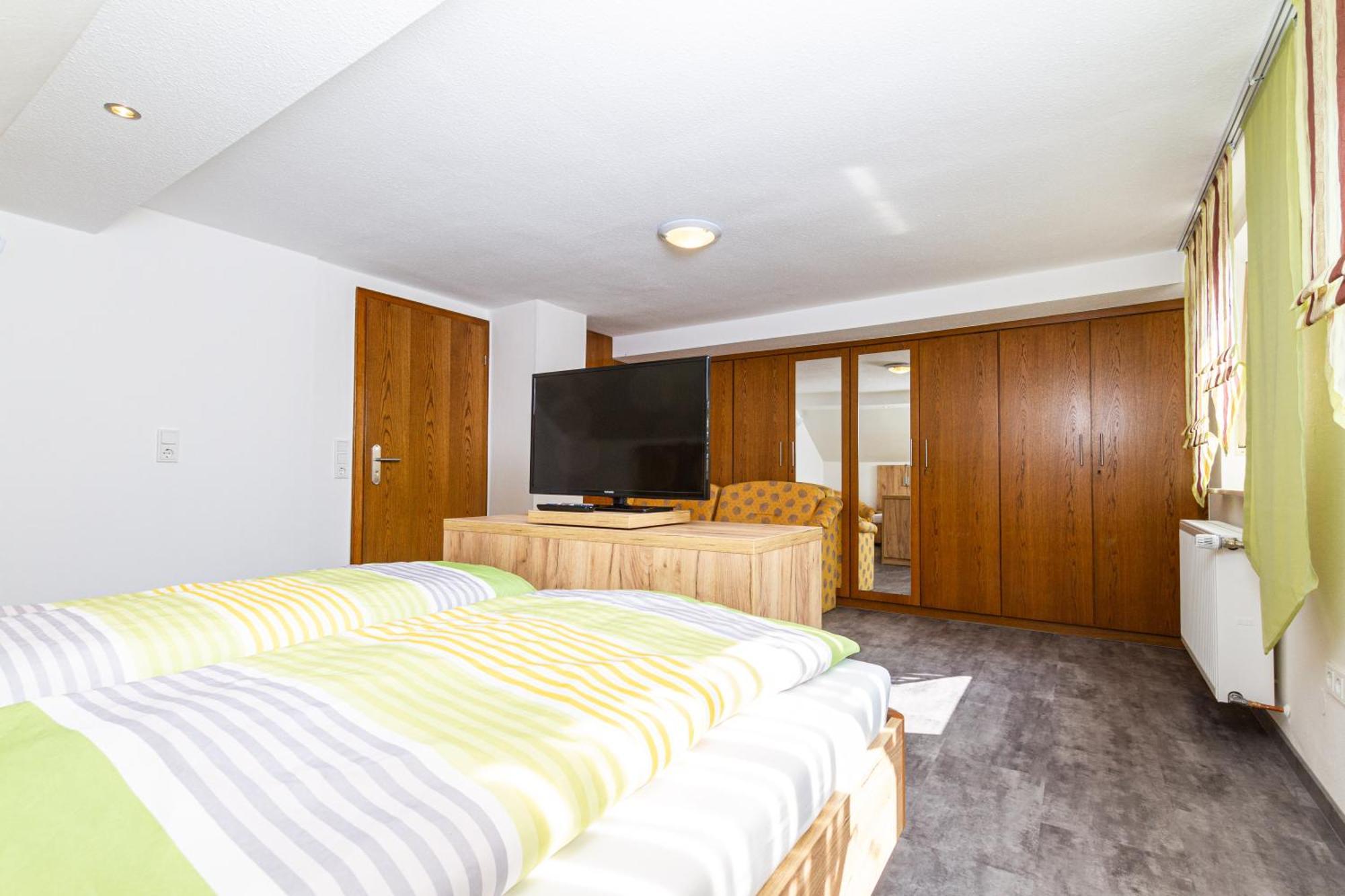 Landhotel Georgshof Huenfeld Room photo