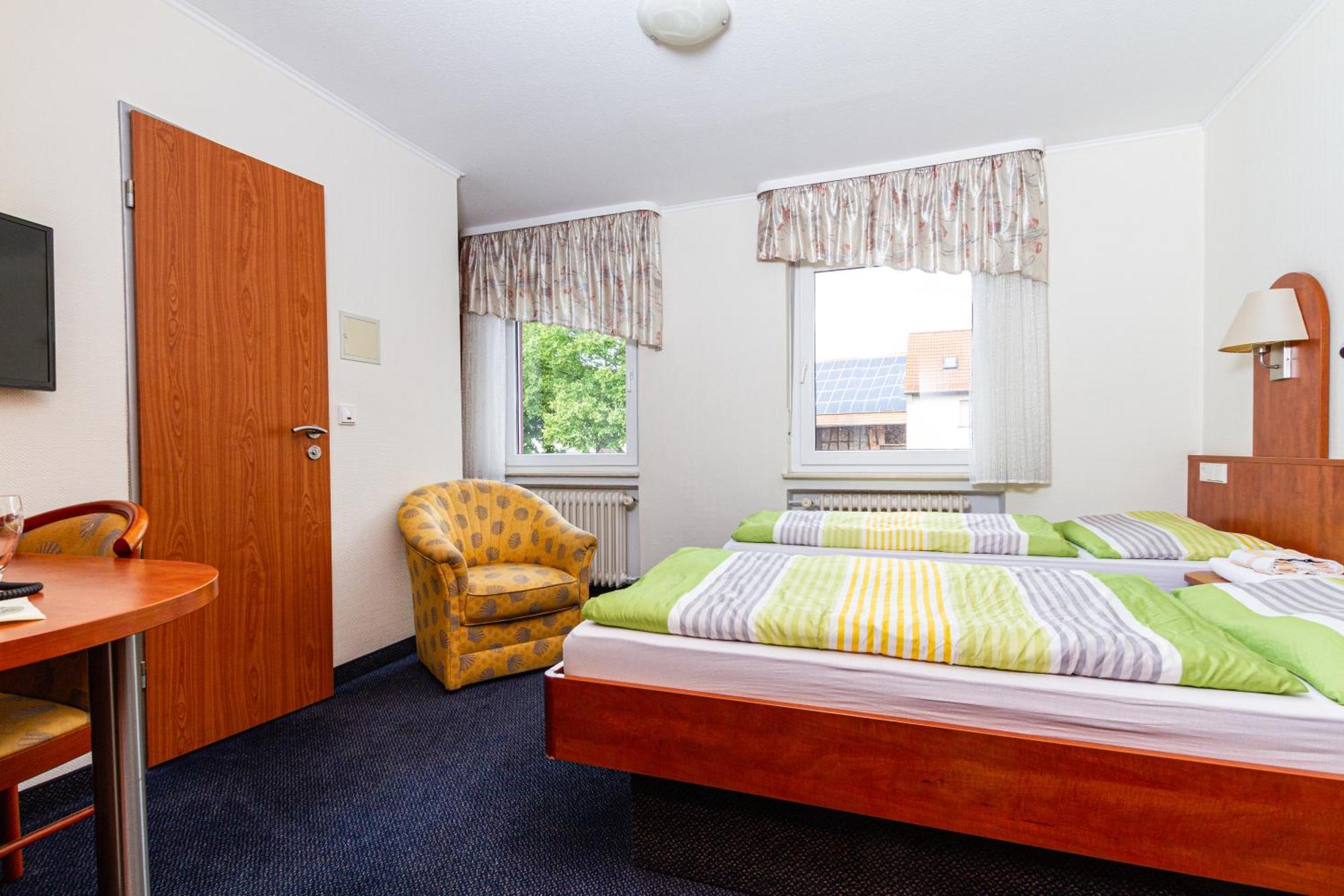 Landhotel Georgshof Huenfeld Room photo