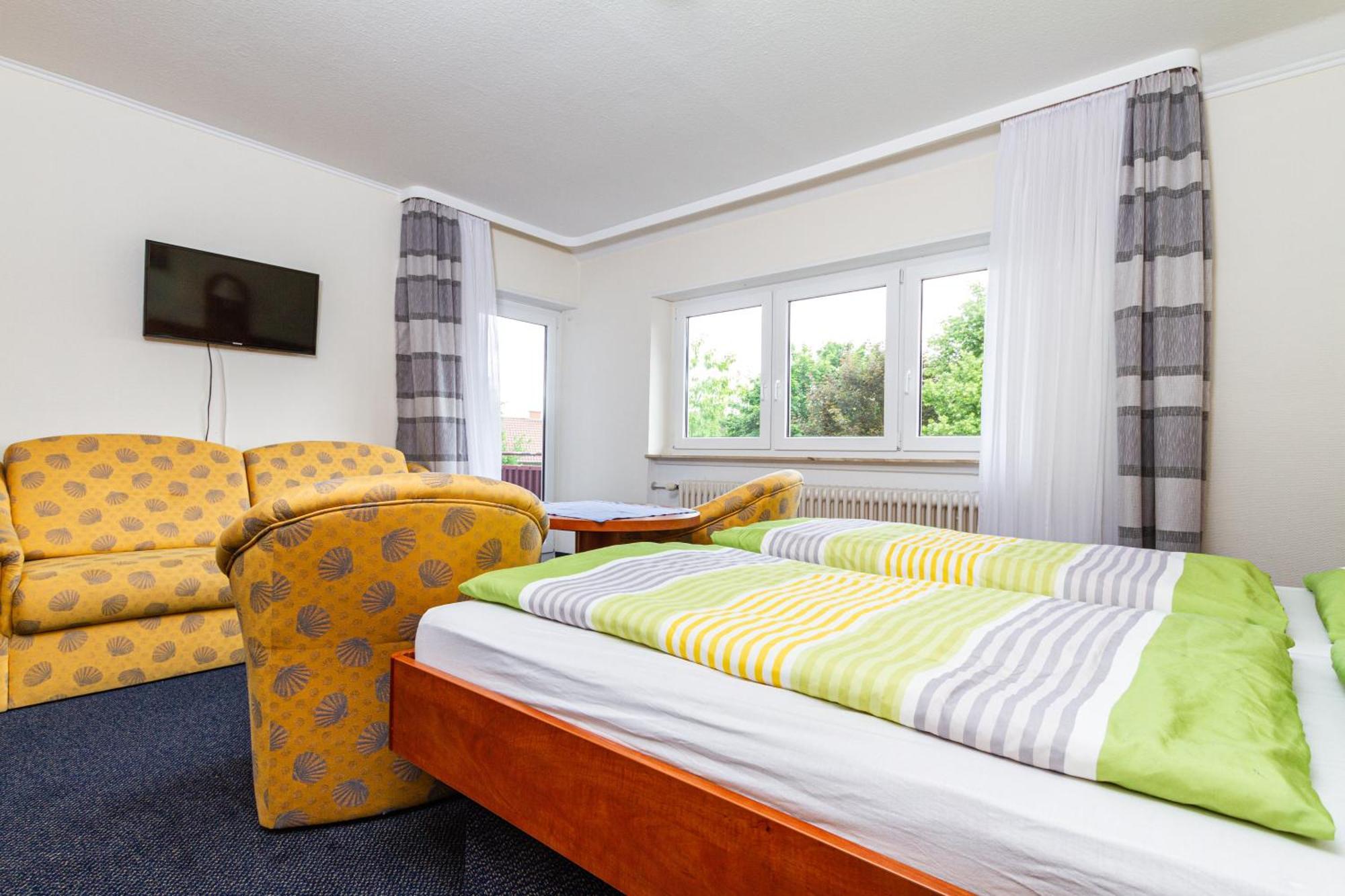 Landhotel Georgshof Huenfeld Room photo