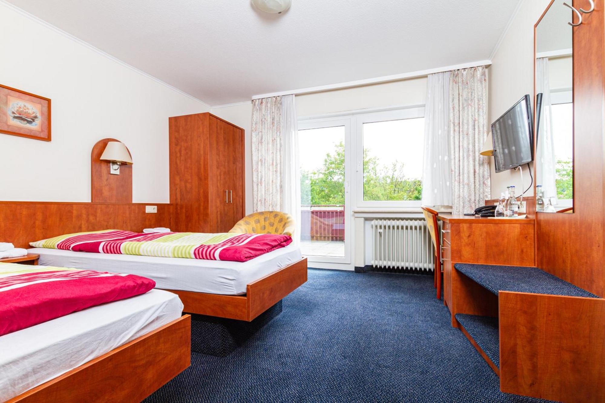 Landhotel Georgshof Huenfeld Room photo