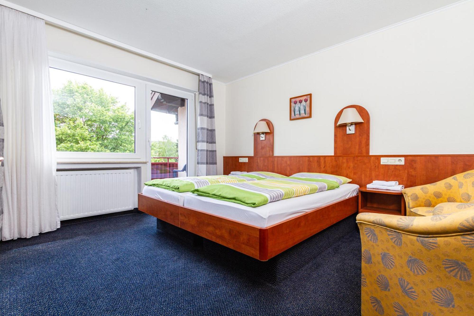 Landhotel Georgshof Huenfeld Room photo